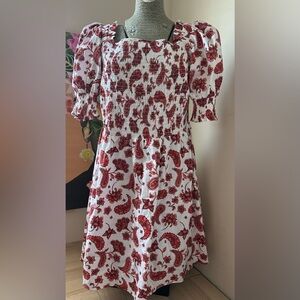 NWOT IVY STREET EVERLILY PAISLEY PRINT PUFF SLEEVE DRESS. RUCHED TOP, STRETCHY.